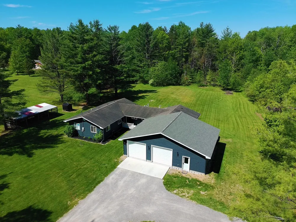 737 Sensabaugh Road Cumming Township, MI 48635