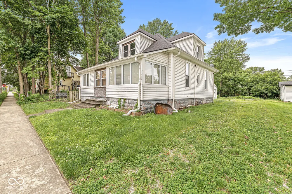 112 Merrill Street Fortville, IN 46040