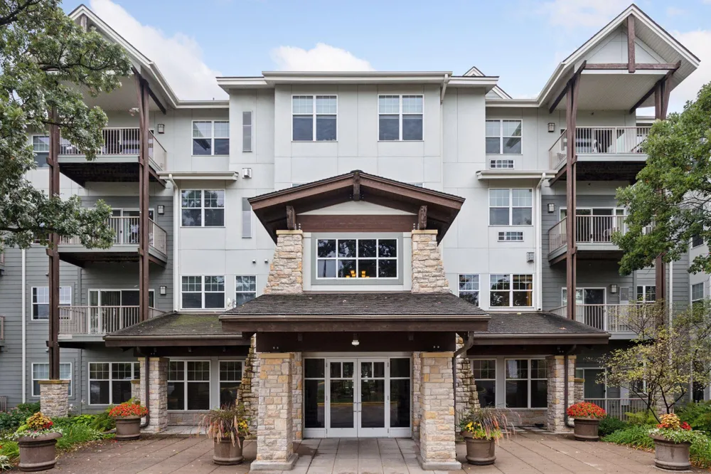 1900 Rush Lake Trail #416 New Brighton, MN 55112