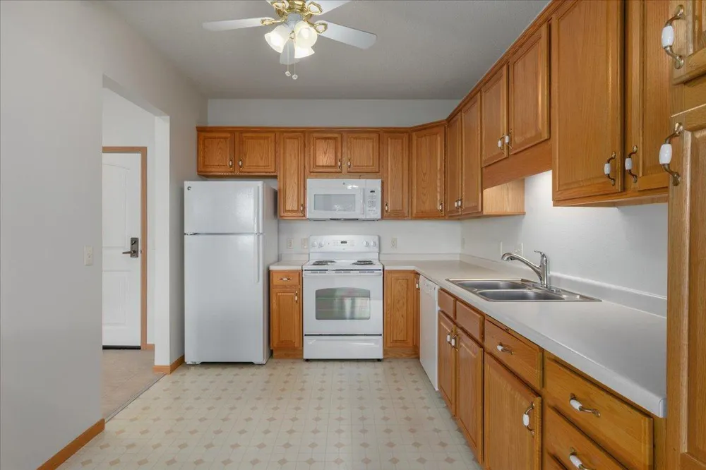 1900 Rush Lake Trail #416 New Brighton, MN 55112