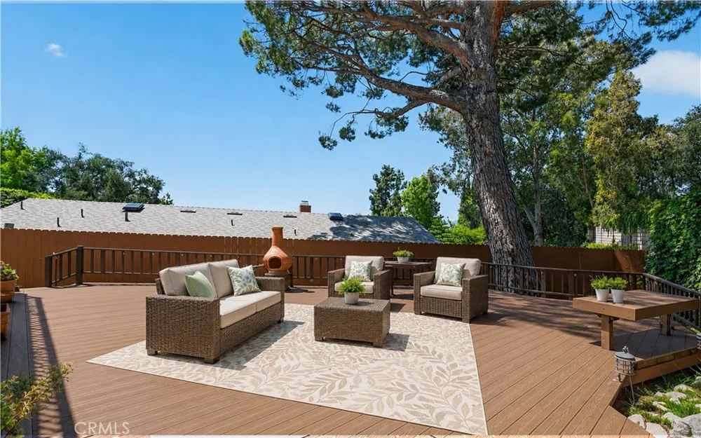 5625 TERRACE DRIVE La Crescenta, CA 91214