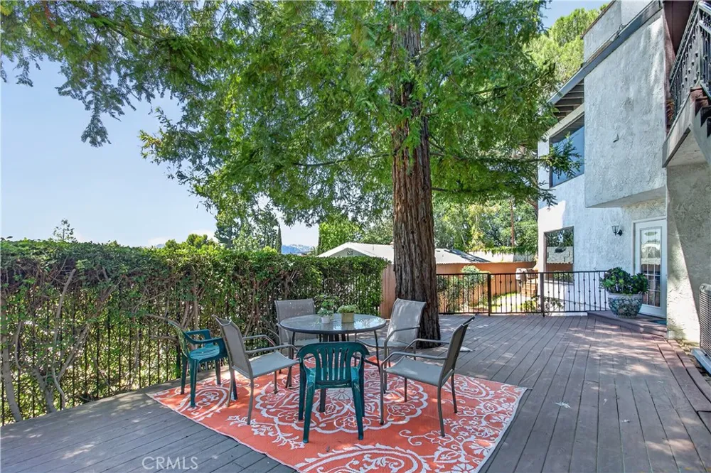 5625 TERRACE DRIVE La Crescenta, CA 91214