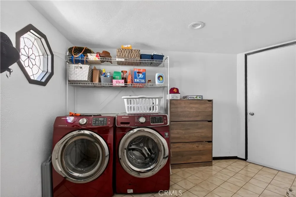 5625 TERRACE DRIVE La Crescenta, CA 91214