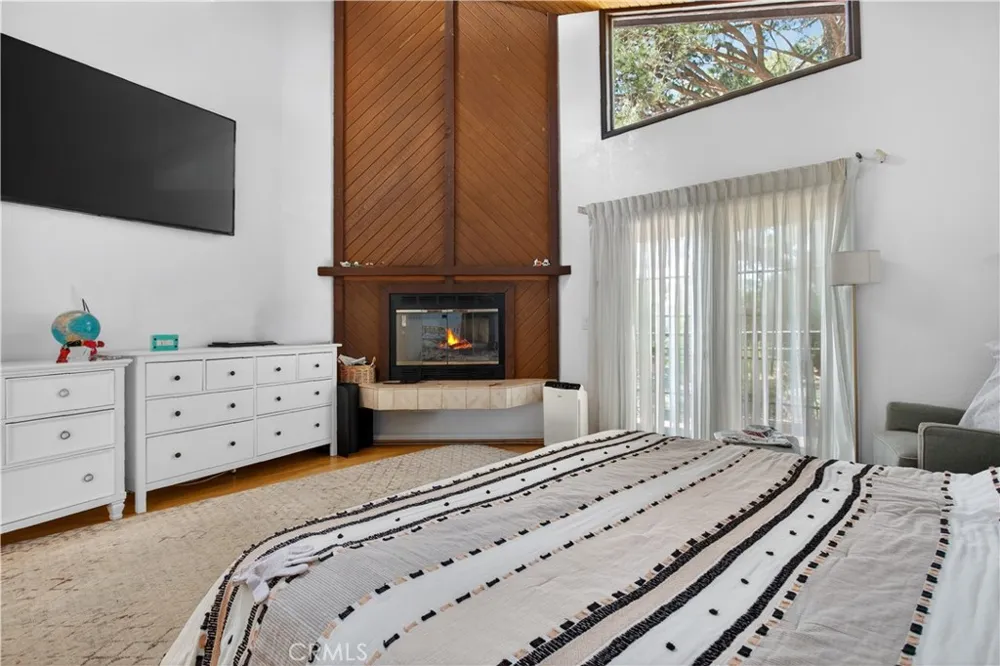 5625 TERRACE DRIVE La Crescenta, CA 91214
