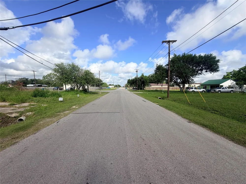 101 Carl Street Refugio, TX 78377