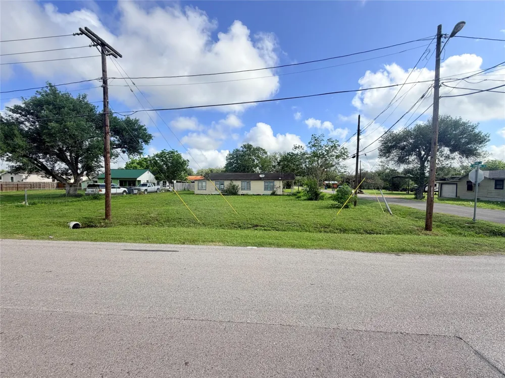 101 Carl Street Refugio, TX 78377