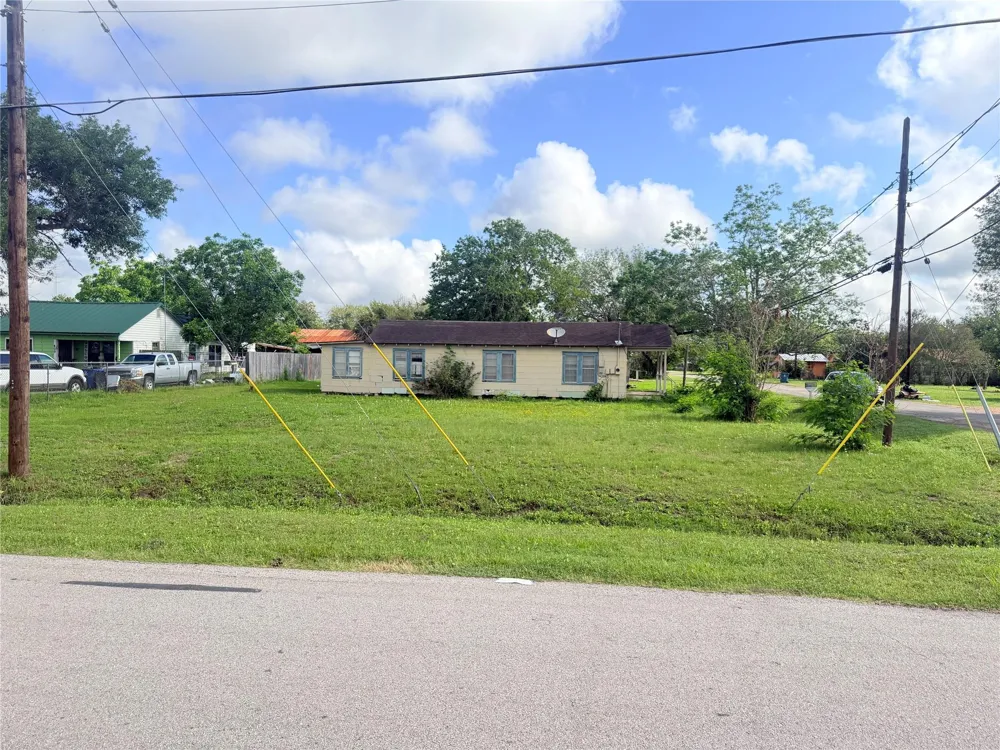 101 Carl Street Refugio, TX 78377