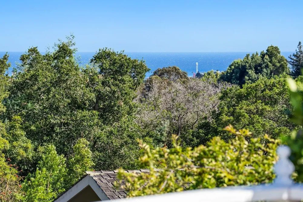 22 Hollins Drive Santa Cruz, CA 95060