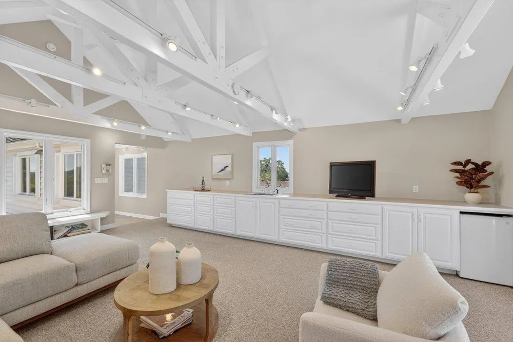 22 Hollins Drive Santa Cruz, CA 95060