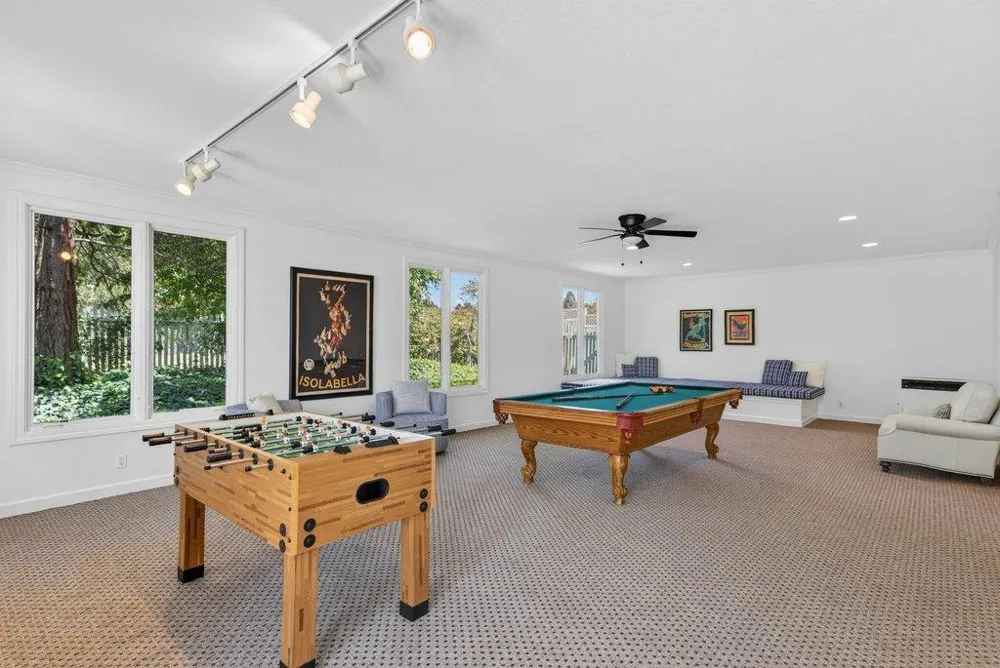22 Hollins Drive Santa Cruz, CA 95060