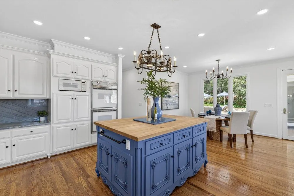 22 Hollins Drive Santa Cruz, CA 95060