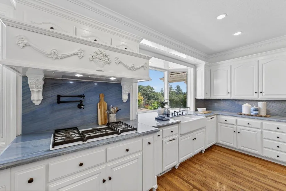 22 Hollins Drive Santa Cruz, CA 95060