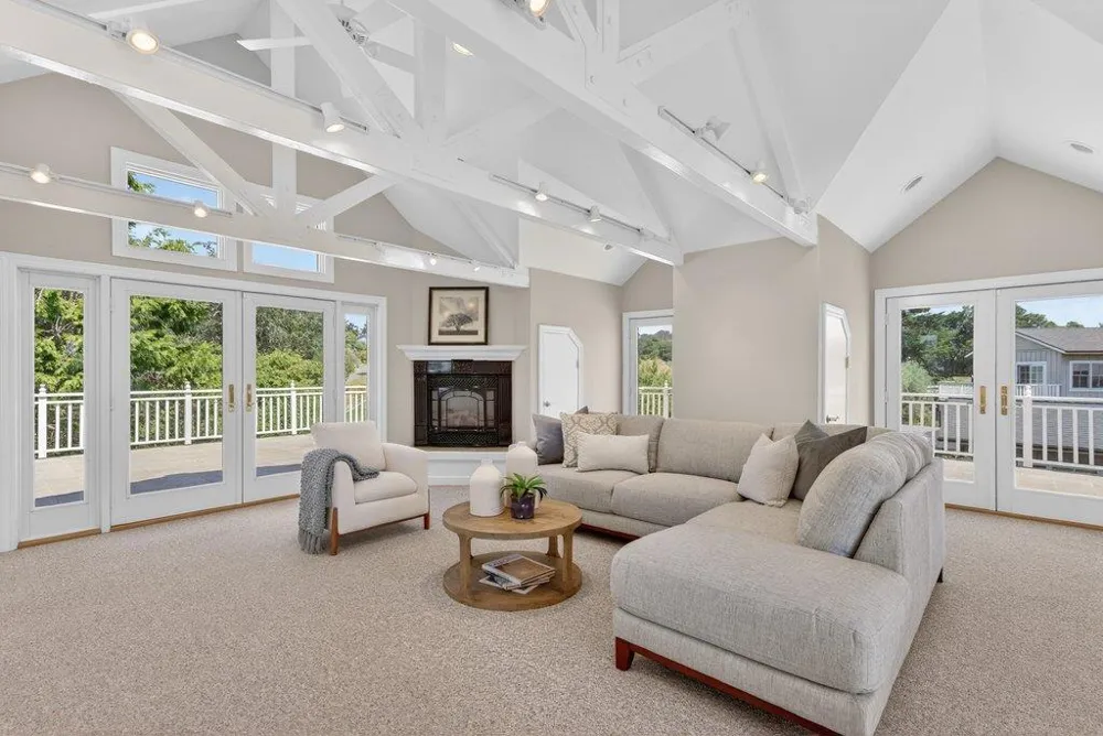 22 Hollins Drive Santa Cruz, CA 95060