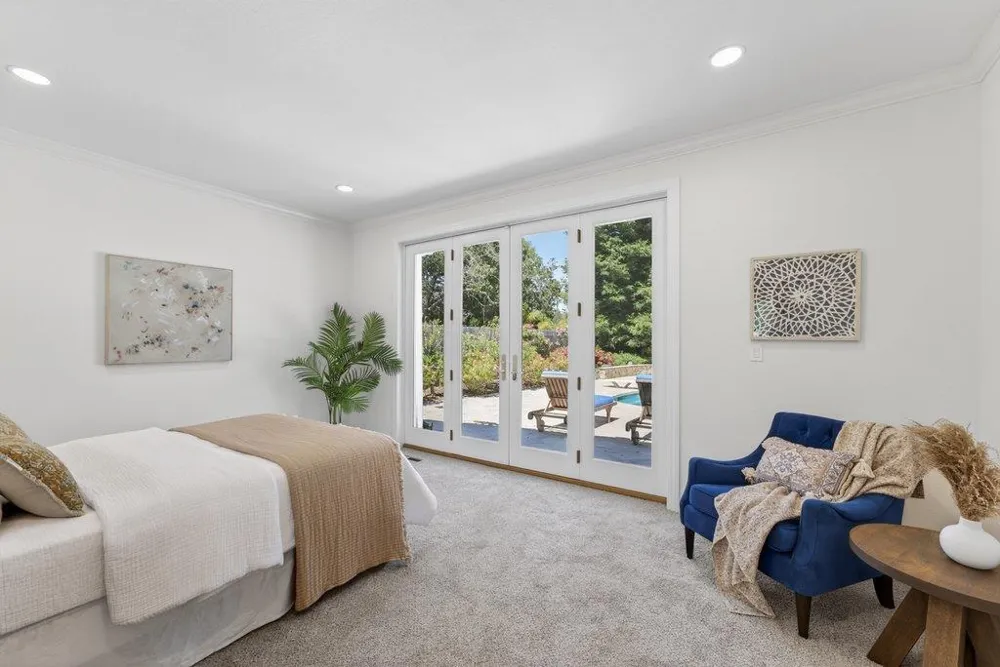 22 Hollins Drive Santa Cruz, CA 95060