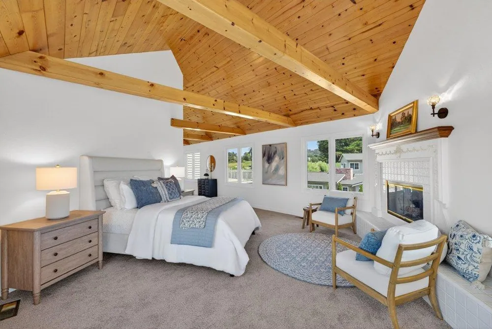 22 Hollins Drive Santa Cruz, CA 95060