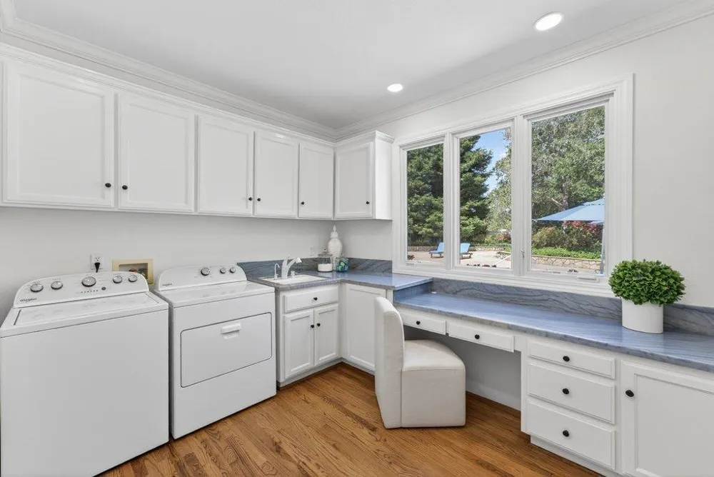 22 Hollins Drive Santa Cruz, CA 95060