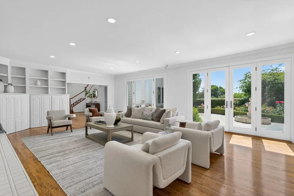 22 Hollins Drive Santa Cruz, CA 95060