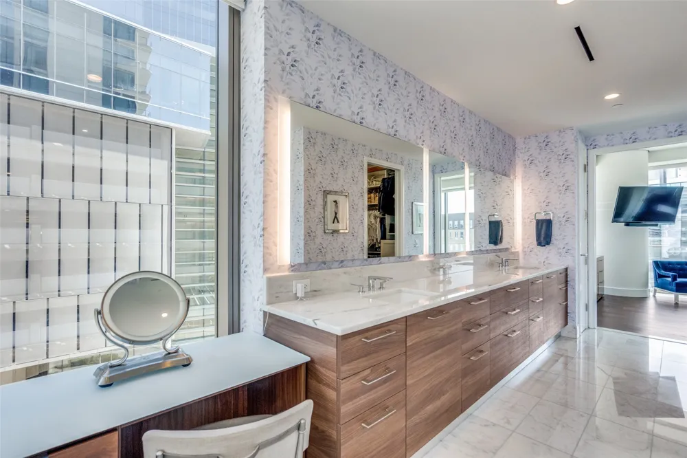 7901 Windrose Avenue #504 Plano, TX 75024
