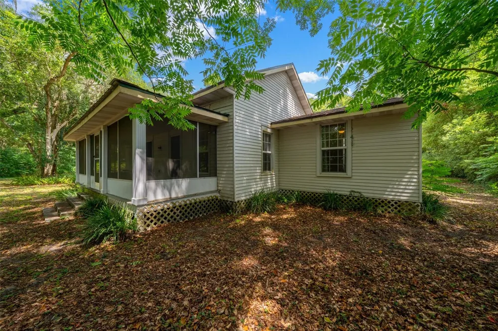1985 NE 97TH STREED ROAD Anthony, FL 32617