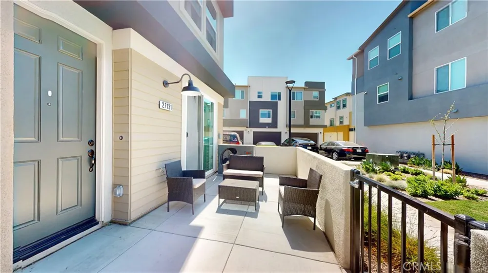 27131 Observation Court Valencia, CA 91381
