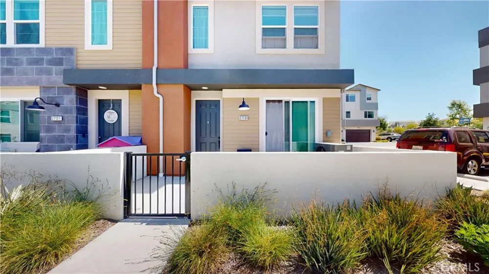 27131 Observation Court Valencia, CA 91381