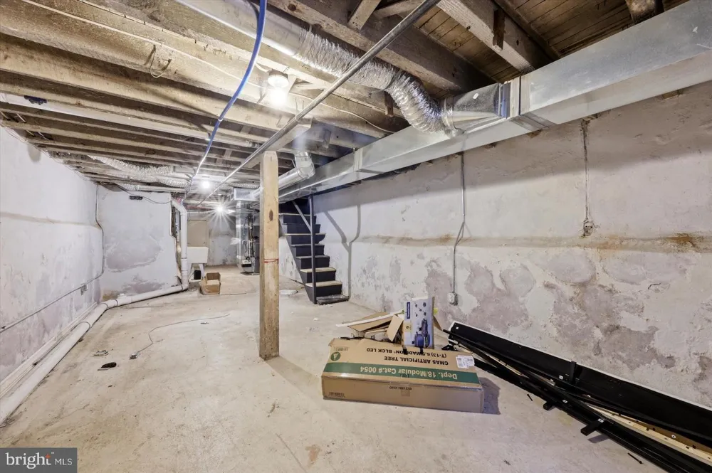 1121 E 11TH STREET Crum Lynne, PA 19022