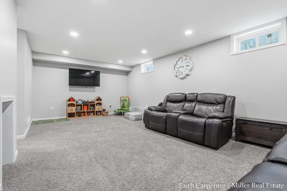 14607 North Avenue Assyria Township, MI 49021