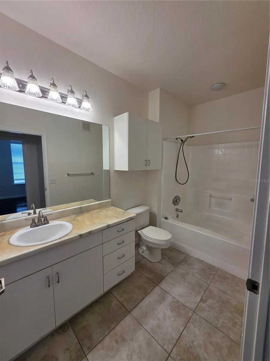 860 ORANGE AVENUE #213 Orlando, FL 32801