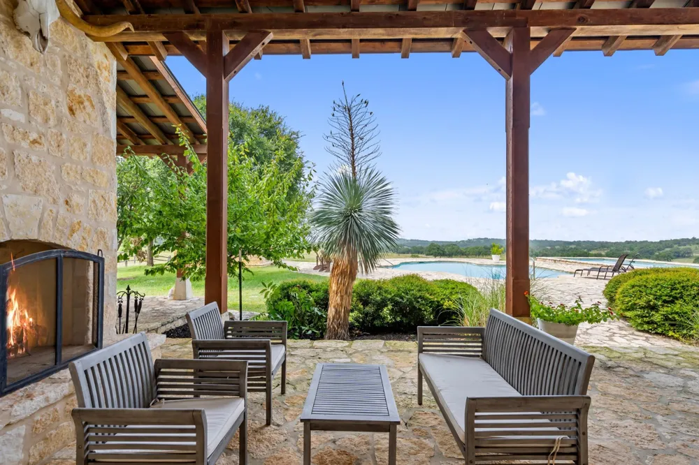 408 Osage Way Johnson City, TX 78636
