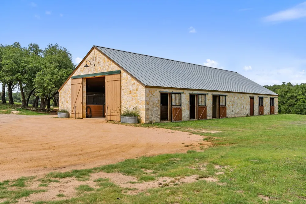 408 Osage Way Johnson City, TX 78636