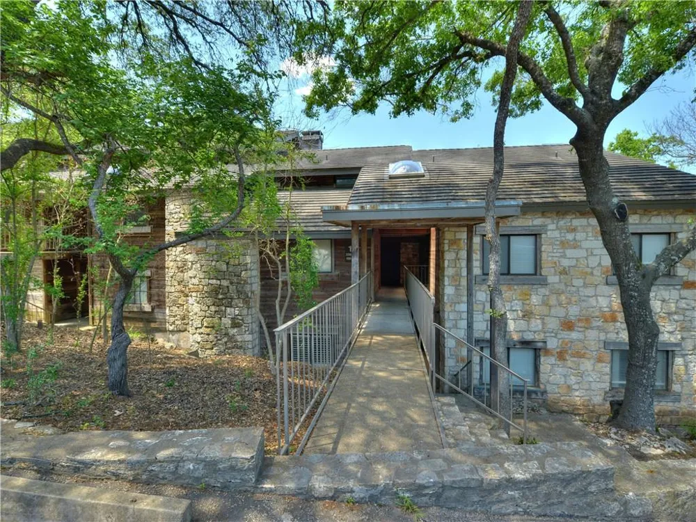 8200 Neely Drive #159