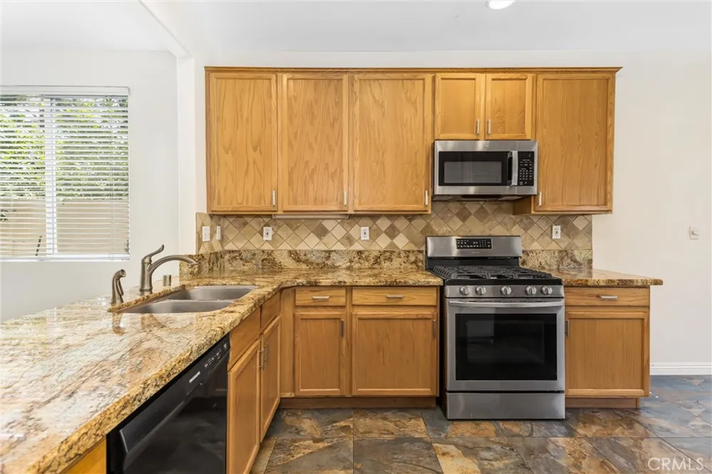 11733 Pactfield Yucaipa, CA 92399