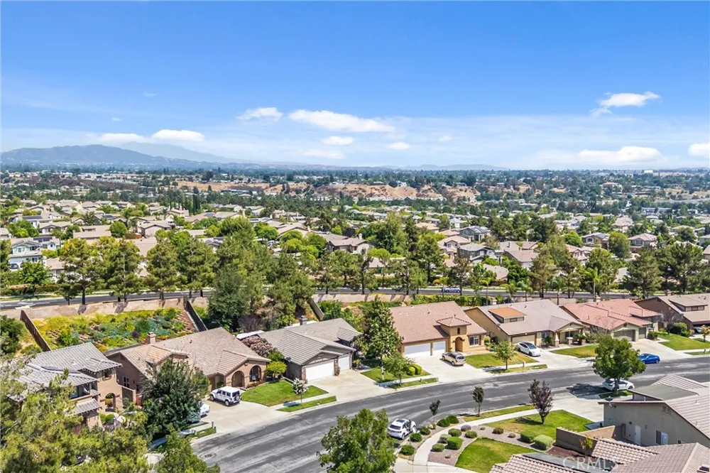 11733 Pactfield Yucaipa, CA 92399