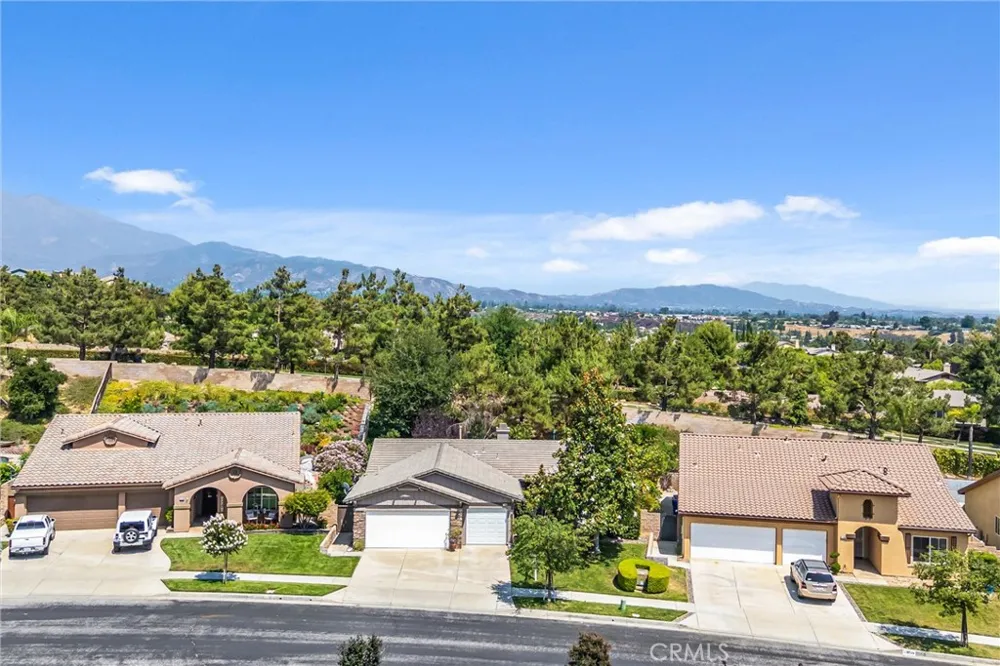 11733 Pactfield Yucaipa, CA 92399