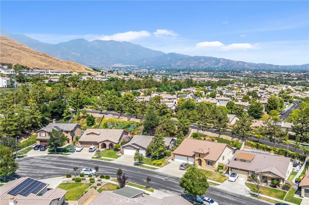 11733 Pactfield Yucaipa, CA 92399