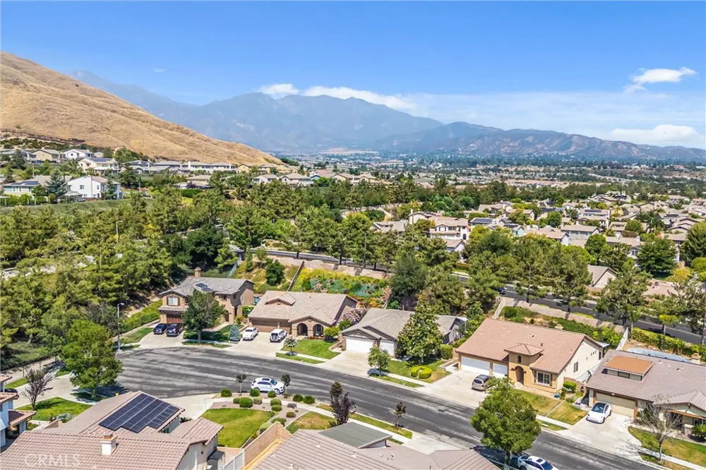 11733 Pactfield Yucaipa, CA 92399