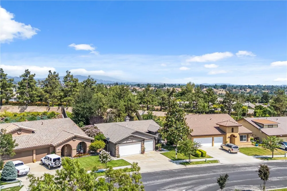 11733 Pactfield Yucaipa, CA 92399