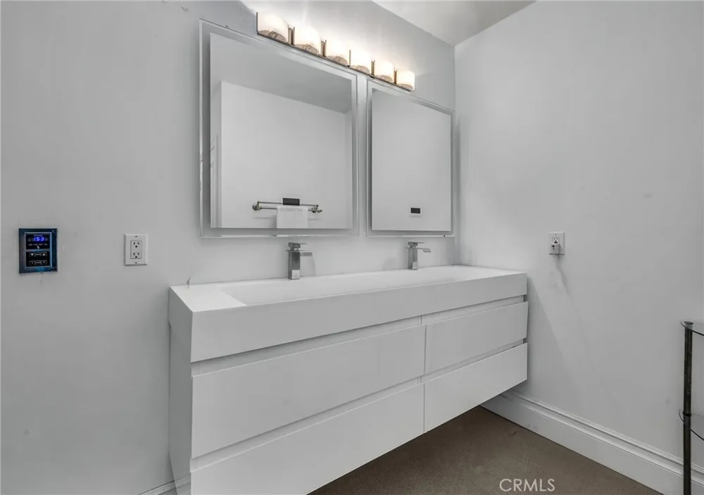 18423 Linnet Tarzana, CA 91356