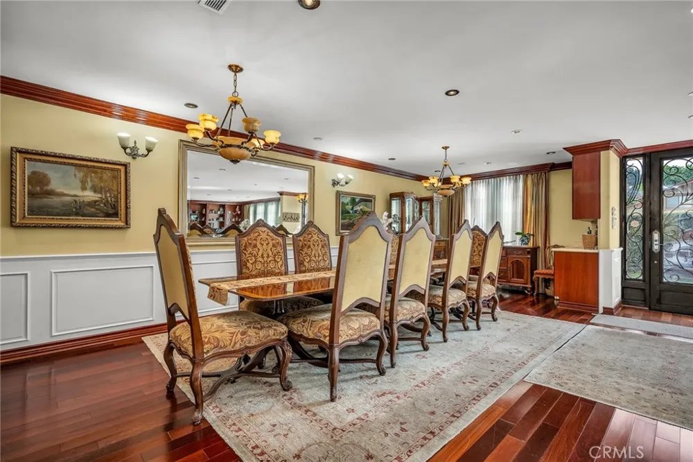 18423 Linnet Tarzana, CA 91356