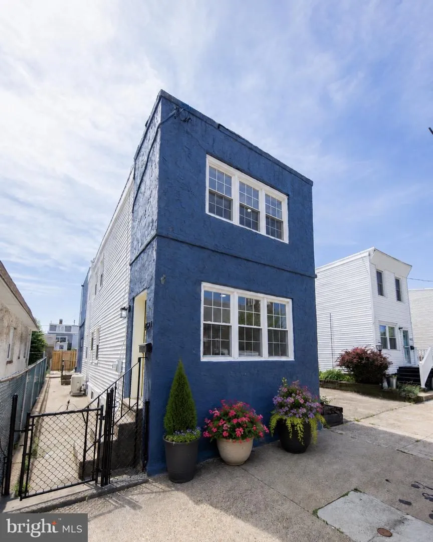 4627 EDGEMONT STREET Philadelphia, PA 19137