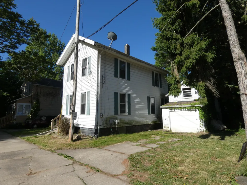 814 Central Place Kalamazoo, MI 49008