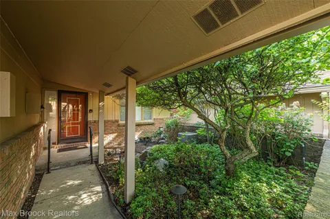 3685 Quail Hollow Drive