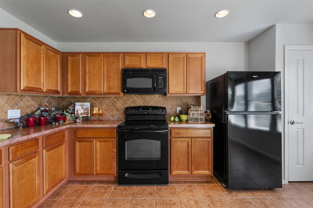 215 Salt Creek Lane Georgetown, TX 78633
