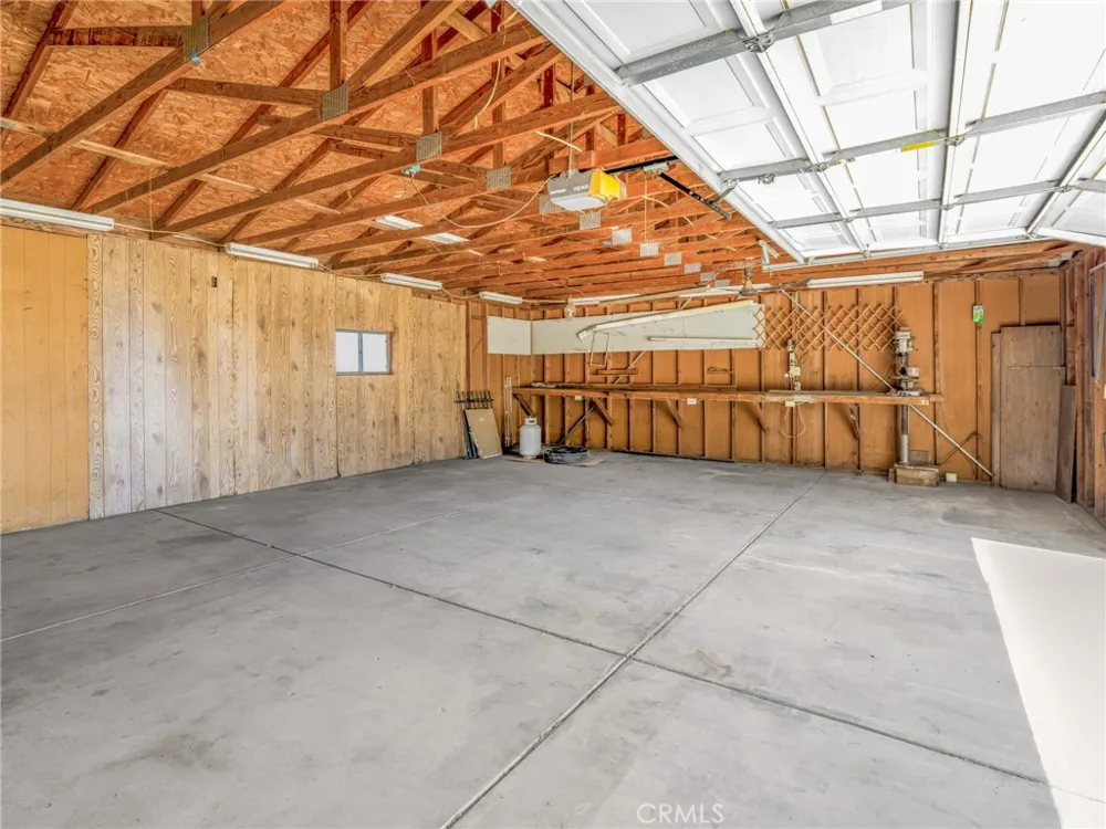 10164 White Phelan, CA 92371