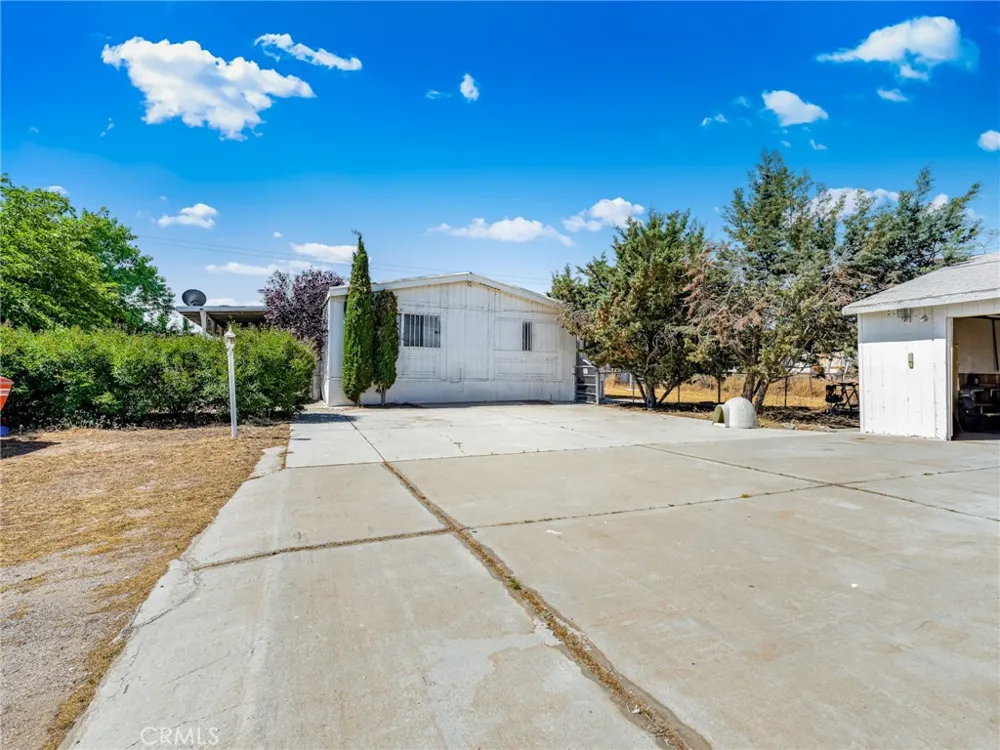 10164 White Phelan, CA 92371