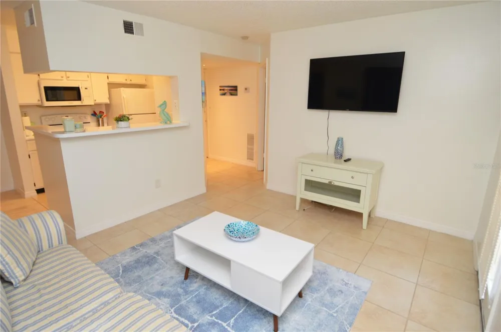 8625 MALLARD RESERVE DRIVE #101 Tampa, FL 33614