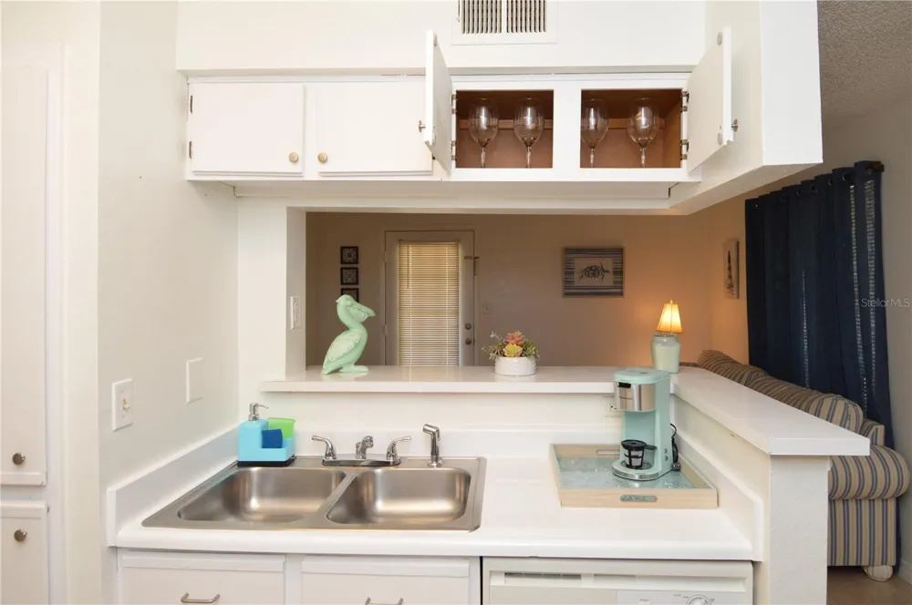8625 MALLARD RESERVE DRIVE #101 Tampa, FL 33614