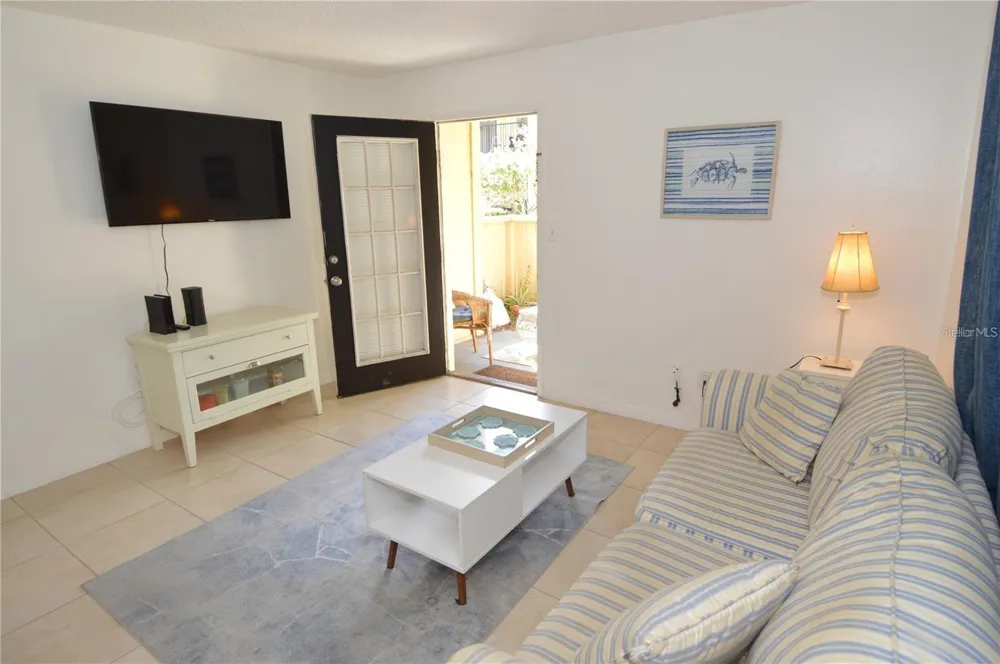 8625 MALLARD RESERVE DRIVE #101 Tampa, FL 33614