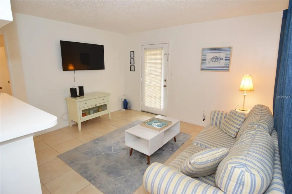 8625 MALLARD RESERVE DRIVE #101 Tampa, FL 33614