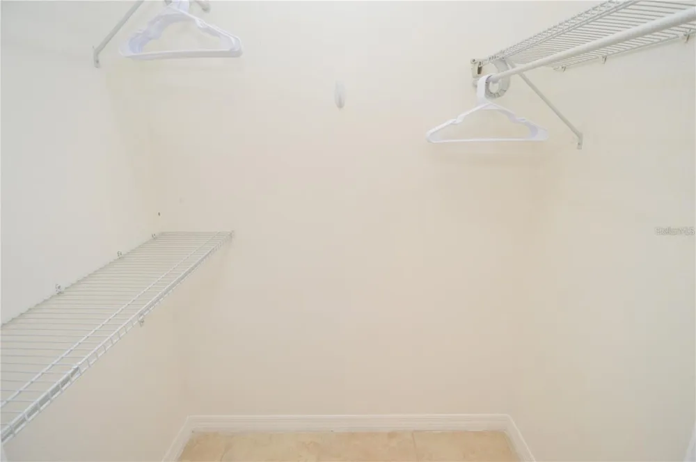 8625 MALLARD RESERVE DRIVE #101 Tampa, FL 33614